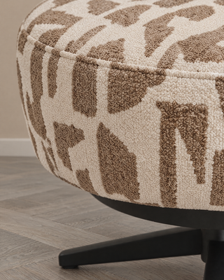 Relaxxx Mavero – draaifauteuil met zwarte metalen voet, aanzicht 4